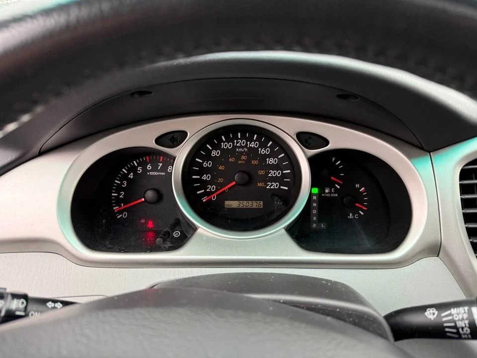 2002 Toyota Highlander - Image 16 of 19