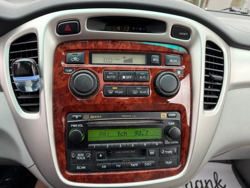 2002 Toyota Highlander - Image 14 of 19
