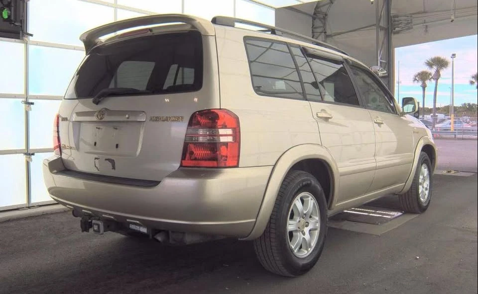 2002 Toyota Highlander - Image 2 of 8