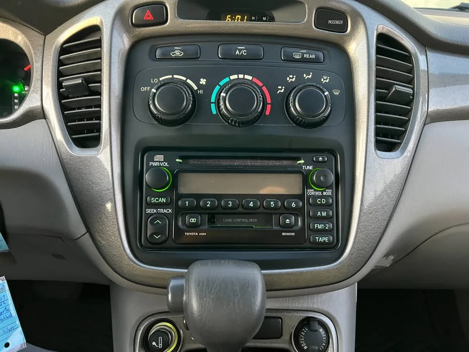 2002 Toyota Highlander - Image 13 of 15