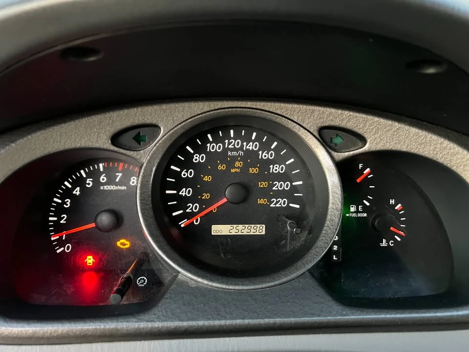 2002 Toyota Highlander - Image 10 of 15
