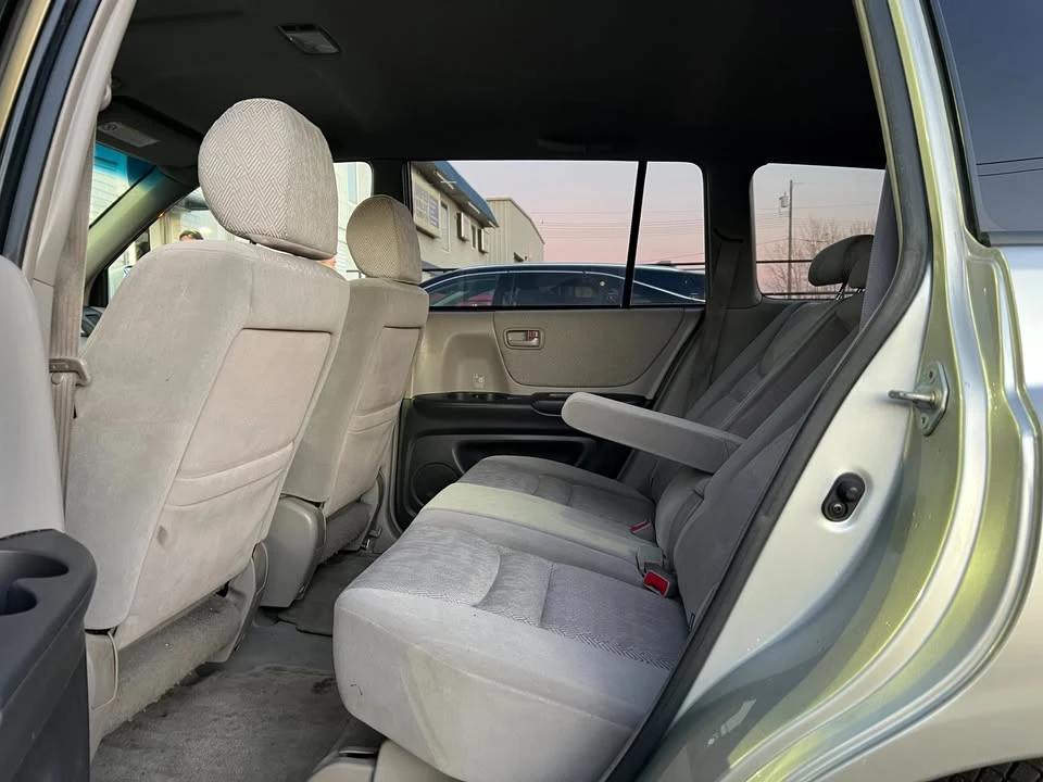 2002 Toyota Highlander - Image 11 of 15