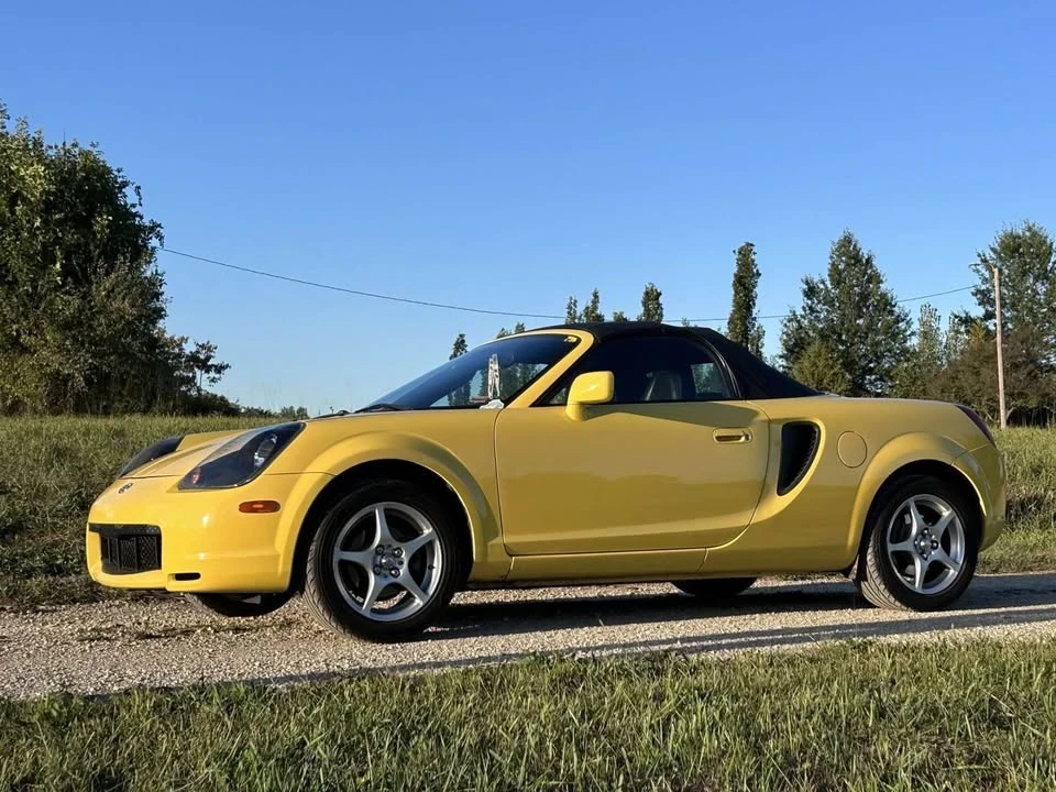 2002 Toyota MR2 Spyder/MR-S - Image 3 of 4