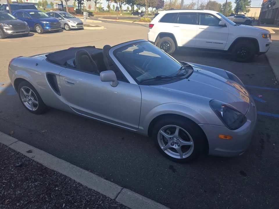2002 Toyota MR2 Spyder/MR-S - Image 2 of 4