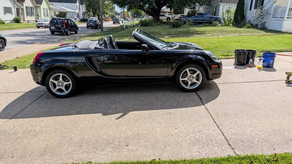 2002 Toyota MR2 Spyder/MR-S - Image 2 of 6