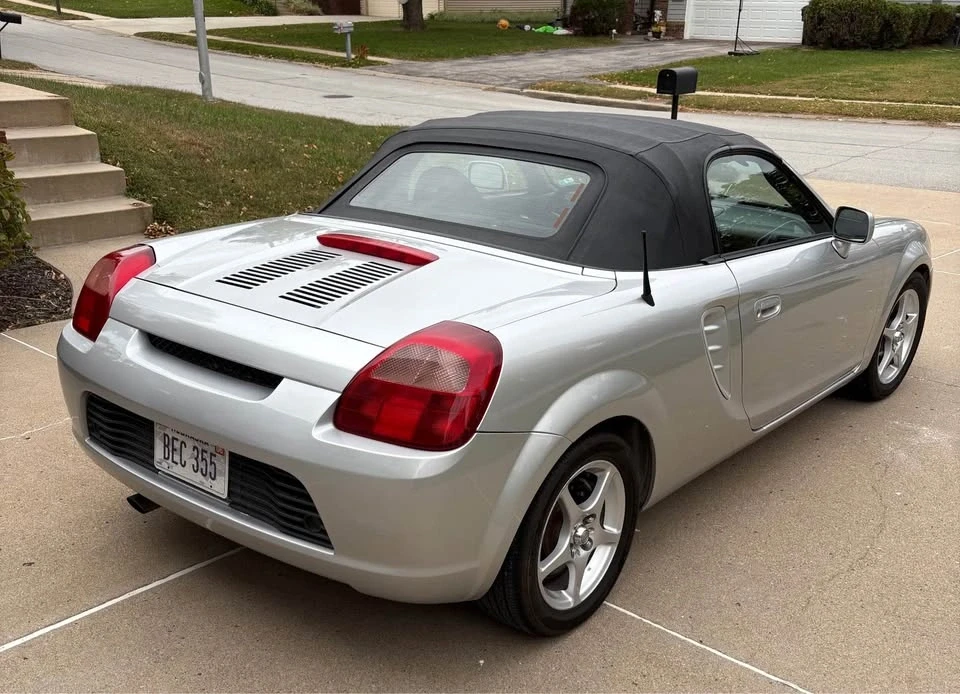 2002 Toyota MR2 Spyder/MR-S - Image 7 of 11