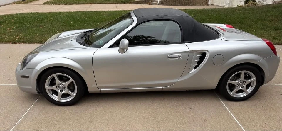 2002 Toyota MR2 Spyder/MR-S - Image 4 of 11