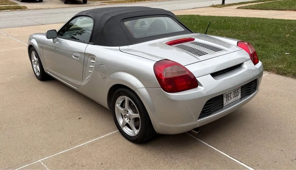 2002 Toyota MR2 Spyder/MR-S - Image 5 of 11