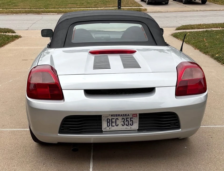 2002 Toyota MR2 Spyder/MR-S - Image 6 of 11