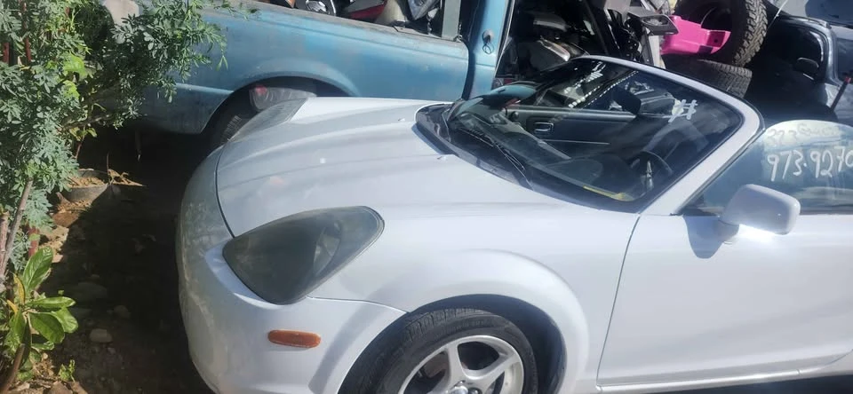 2002 Toyota MR2 Spyder/MR-S - Image 7 of 9