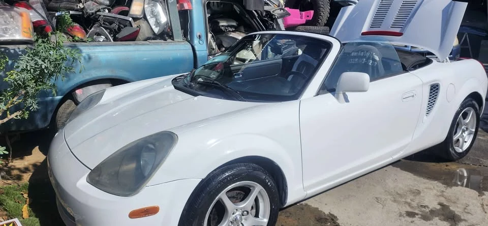 2002 Toyota MR2 Spyder/MR-S - Image 3 of 9