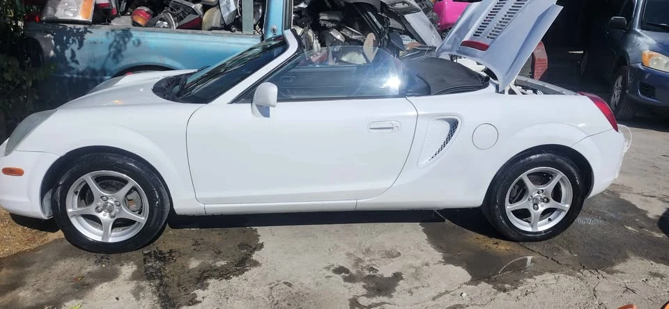 2002 Toyota MR2 Spyder/MR-S - Image 4 of 9