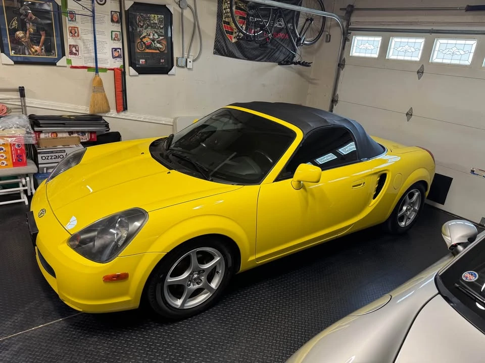 2002 Toyota MR2 Spyder/MR-S - Image 2 of 8