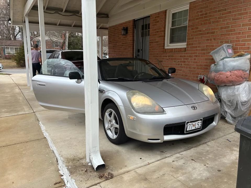 2002 Toyota MR2 Spyder/MR-S - Image 2 of 11