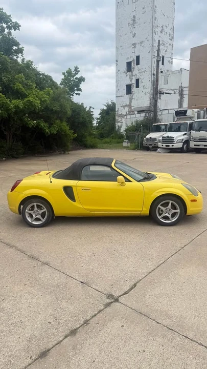 2002 Toyota MR2 Spyder/MR-S - Image 2 of 15