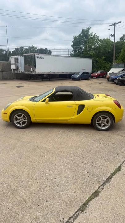 2002 Toyota MR2 Spyder/MR-S - Image 4 of 15