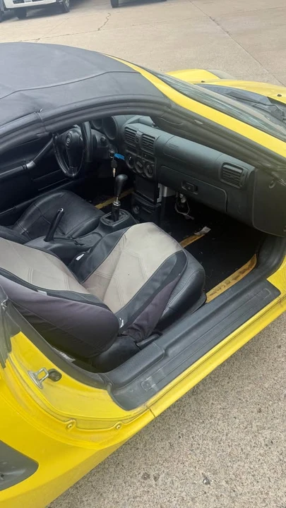 2002 Toyota MR2 Spyder/MR-S - Image 10 of 15