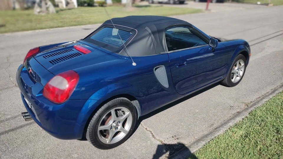 2002 Toyota MR2 Spyder/MR-S - Image 4 of 10