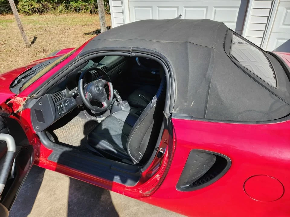 2002 Toyota MR2 Spyder/MR-S - Image 5 of 10