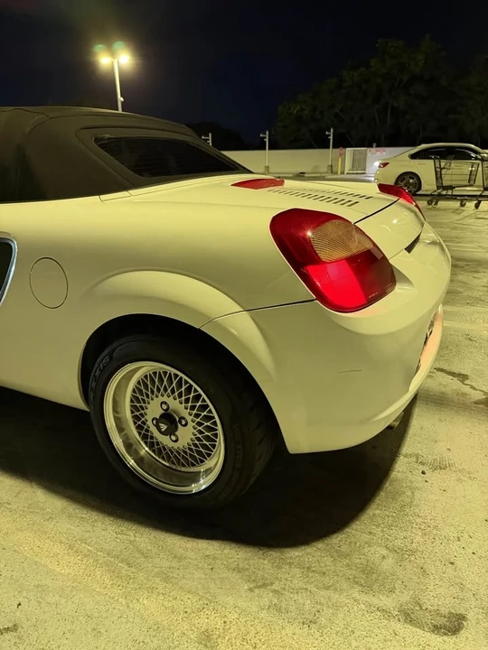 2002 Toyota MR2 Spyder/MR-S - Image 3 of 9
