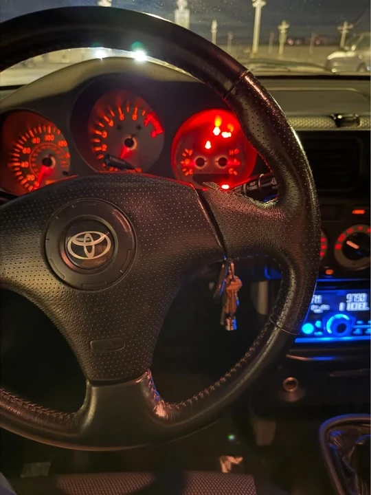 2002 Toyota MR2 Spyder/MR-S - Image 8 of 9