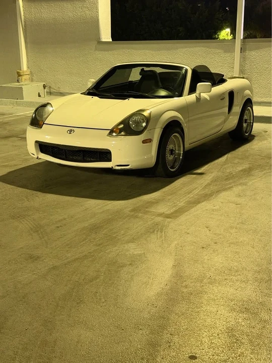 2002 Toyota MR2 Spyder/MR-S - Image 5 of 9
