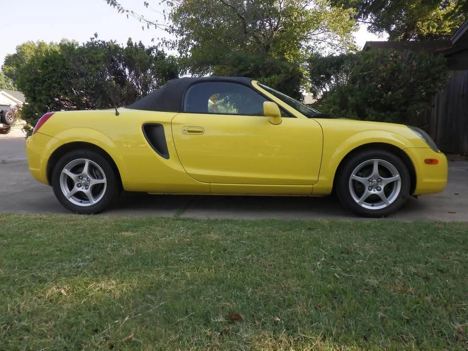 2002 Toyota MR2 Spyder/MR-S - Image 2 of 2