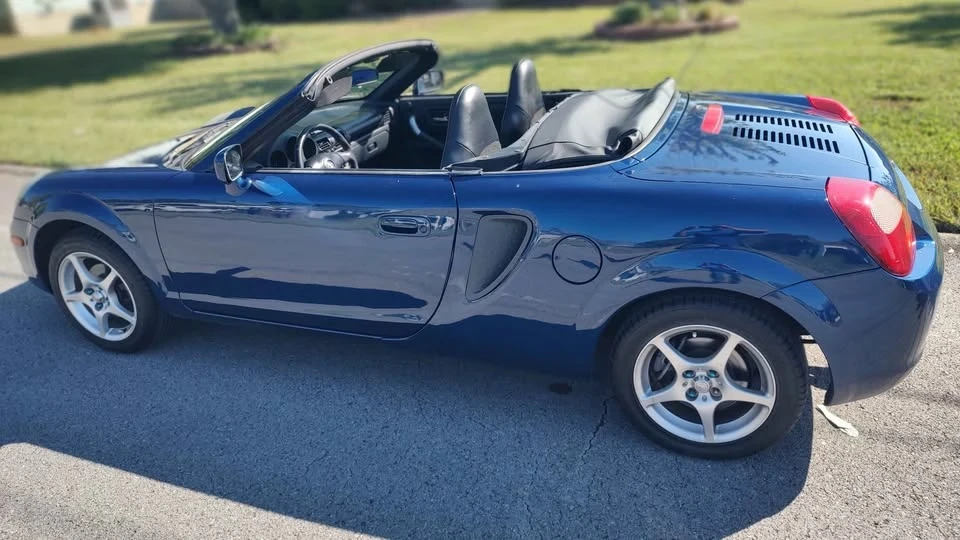 2002 Toyota MR2 Spyder/MR-S - Image 3 of 9
