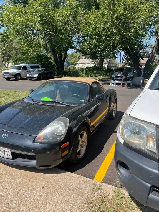 2002 Toyota MR2 Spyder/MR-S - Image 2 of 2