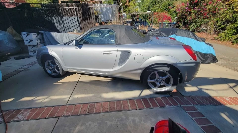 2002 Toyota MR2 Spyder/MR-S - Image 3 of 5