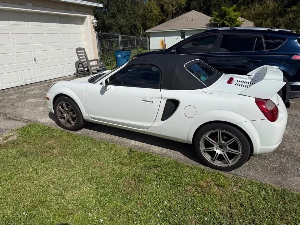 2002 Toyota MR2 Spyder/MR-S - Image 5 of 8