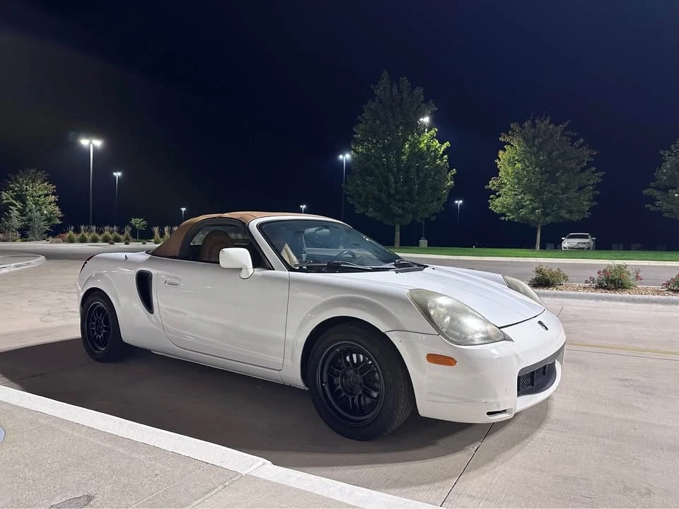 2002 Toyota MR2 Spyder/MR-S - Image 17 of 17
