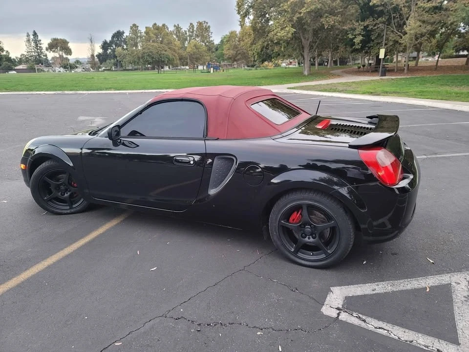 2002 Toyota MR2 Spyder/MR-S - Image 11 of 15