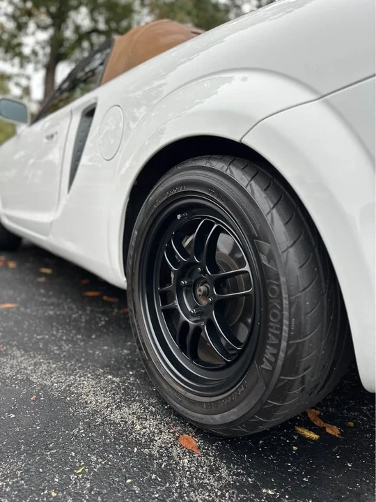 2002 Toyota MR2 Spyder/MR-S - Image 9 of 17