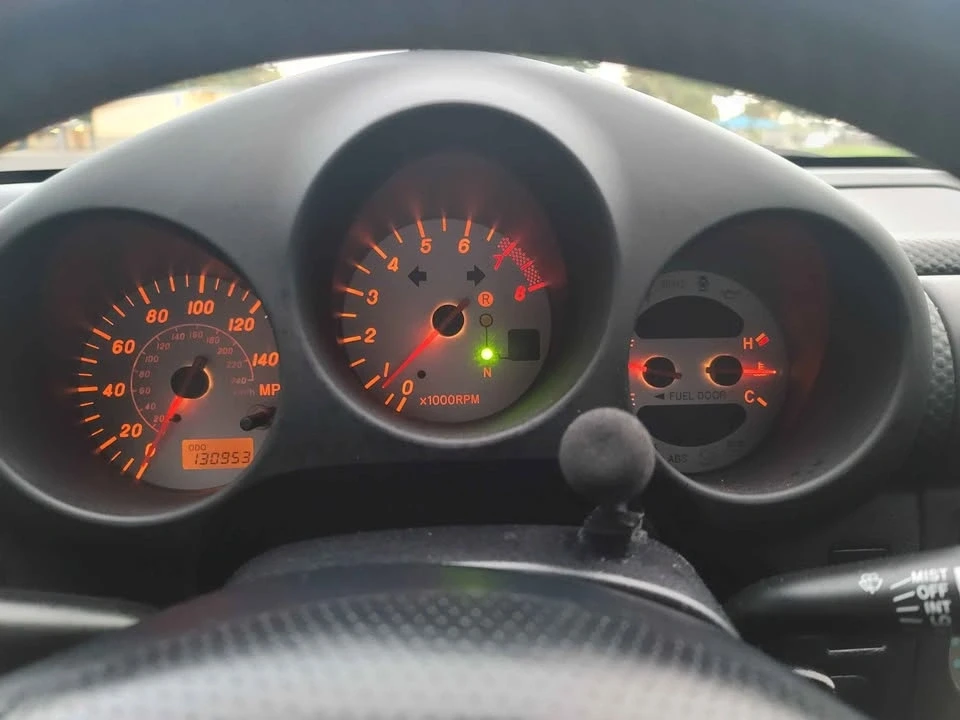 2002 Toyota MR2 Spyder/MR-S - Image 5 of 15