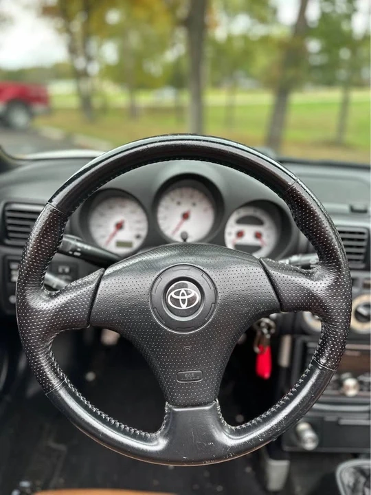 2002 Toyota MR2 Spyder/MR-S - Image 10 of 17