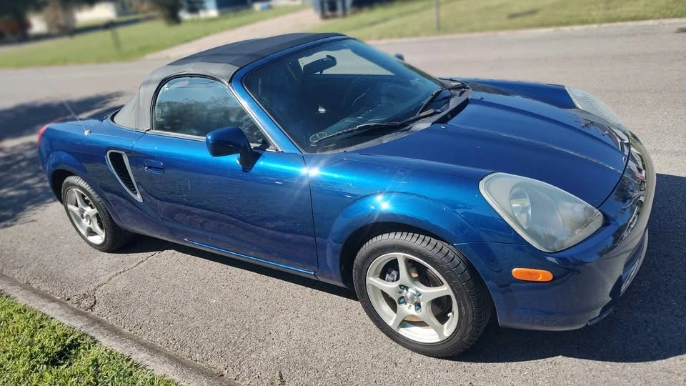 2002 Toyota MR2 Spyder/MR-S - Image 5 of 10