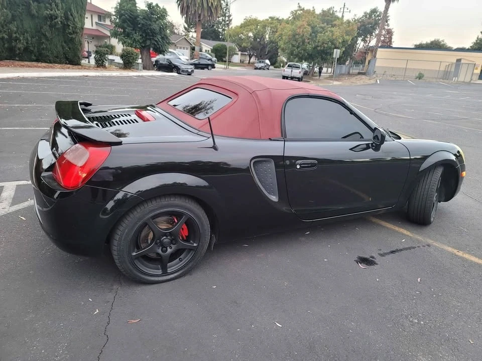 2002 Toyota MR2 Spyder/MR-S - Image 10 of 15