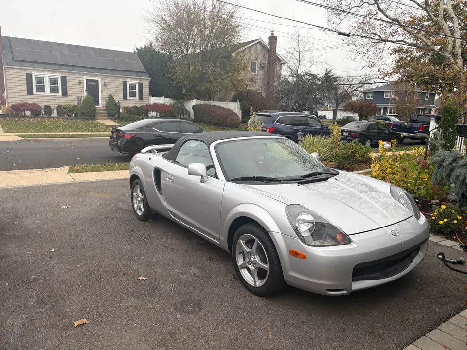 2002 Toyota MR2 Spyder/MR-S - Image 2 of 18