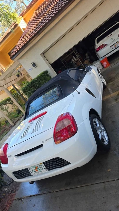 2002 Toyota MR2 Spyder/MR-S - Image 5 of 6