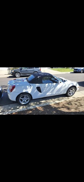 2002 Toyota MR2 Spyder/MR-S - Image 3 of 4