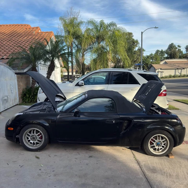 2002 Toyota MR2 Spyder/MR-S - Image 2 of 8