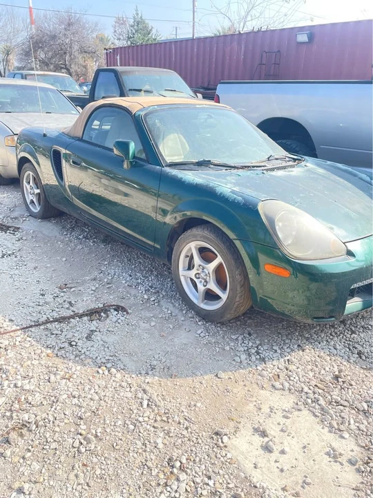 2002 Toyota MR2 Spyder/MR-S - Image 2 of 3