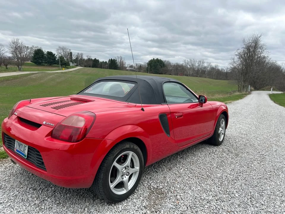 2002 Toyota MR2 Spyder/MR-S - Image 8 of 13