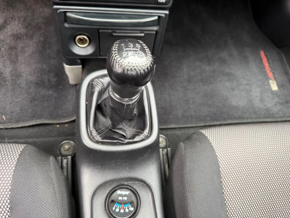 2002 Toyota MR2 Spyder/MR-S - Image 10 of 13