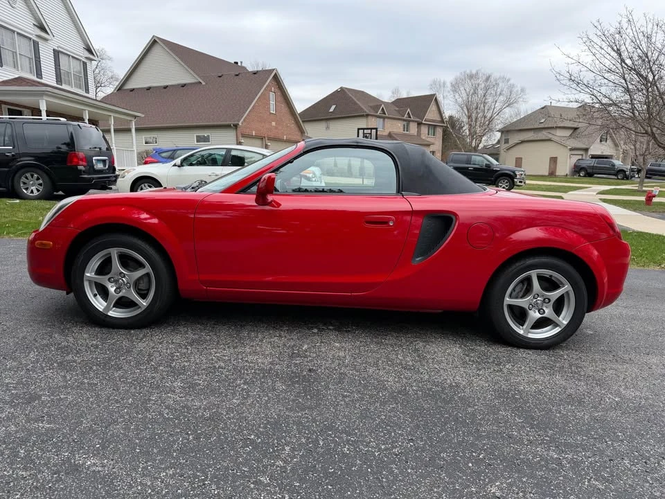 2002 Toyota MR2 Spyder/MR-S - Image 8 of 13