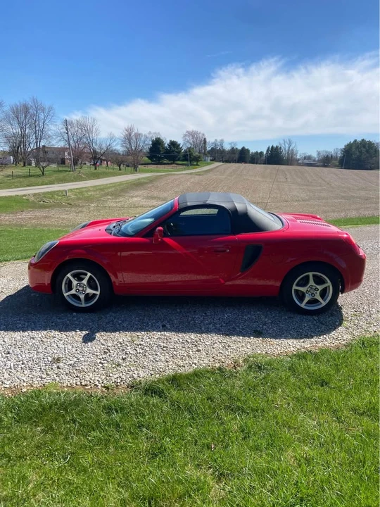 2002 Toyota MR2 Spyder/MR-S - Image 2 of 13
