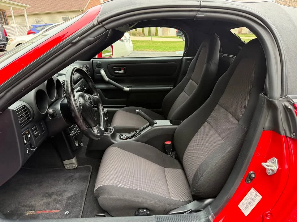 2002 Toyota MR2 Spyder/MR-S - Image 9 of 13