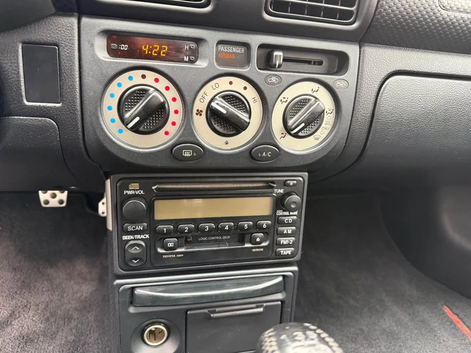 2002 Toyota MR2 Spyder/MR-S - Image 11 of 13