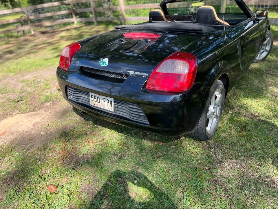 2002 Toyota MR2 Spyder/MR-S - Image 9 of 9